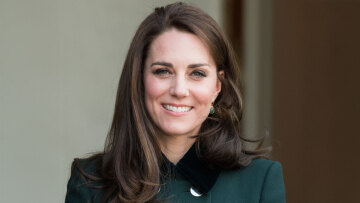 Βίντεο: Η πριγκίπισσα Κέιτ τίμησε την προσφορά στην κοινότητα σε ετήσια χριστουγεννιάτικη εκδήλωση