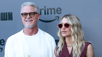 O Έρικ Ντέιν έκανε την πρώτη του εμφάνιση στο κόκκινο χαλί με τη νέα του σύντροφο - Δείτε το βίντεο