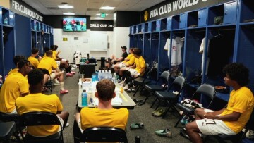 Παγκόσμιο Συλλόγων: Οι αναπληρωματικοί της Ντόρτμουντ έμειναν στα αποδυτήρια στο Α' ημίχρονο του αγώνα  με τη Μαμελόντι λόγω αφόρητης ζέστης!