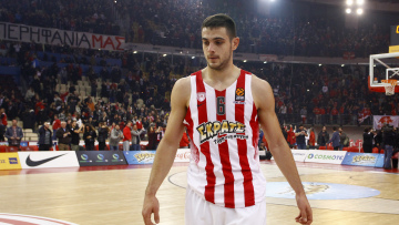 Ο Παπαπέτρου ευχαρίστησε τον Ολυμπιακό για το μήνυμά του και έγραψε: Ο αθλητισμός ενώνει 