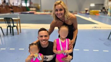 Λευτέρης Πετρούνιας - Βασιλική Μιλλούση: Υπερηφάνεια για την οικογένεια τους - Οι κόρες τους κατέκτησαν τα πρώτα τους μετάλλια
