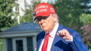 Νίκη Τραμπ στο Ανώτατο Δικαστήριο – Δεν θα μπλοκάρουν τις προεδρικές αποφάσεις τα κατώτερα δικαστήρια
