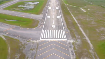 «Αλκατράζ των Κροκοδείλων»: Το νέο κέντρο κράτησης μεταναστών στη Φλόριντα - «Όποιον αποδράσει, τον περιμένουν οι αλιγάτορες»