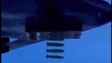 Με το τραγούδι-παρωδία «Bomb Iran» πανηγύρισε ο Τραμπ τα χτυπήματα στα πυρηνικά του Ιράν