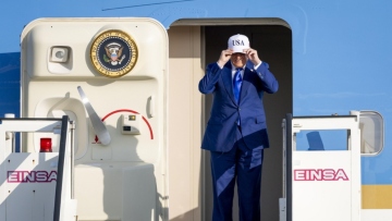 «Daddy’s home»: Ο Λευκός Οίκος τρολάρει τον Ρούτε - Δείτε το βίντεο που έφτιαξαν για το ταξίδι Τραμπ στη Χάγη