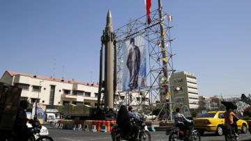 Εκτελέσεις, συλλήψεις και παράνοια στο Ιράν μετά τον πόλεμο: «Καταδώστε τους γείτονές σας» λέει το καθεστώς, ψάχνουν παντού πράκτορες του Ισραήλ - Πού κρυβόταν ο Χαμενεΐ