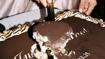 Τέλος οι τριώροφες τούρτες στους γάμους; – Η νέα τάση με ιταλικές ρίζες που τις «ισοπεδώνει»