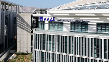 ΑΑΔΕ: Πρόστιμα ύψους 138 εκατ. ευρώ για 8,3 χιλιάδες εικονικά τιμολόγια