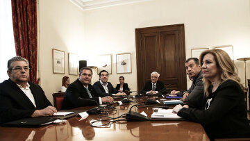 Σταύρος Θεοδωράκης: Μακάρι να υπήρχαν τα πρακτικά του συμβουλίου των πολιτικών αρχηγών το 2015, θα αποδεικνυόταν ότι ο Τσίπρας αποδέχθηκε ότι το δημοψήφισμα ήταν αχρείαστο