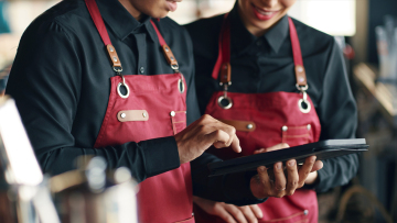 Νέο νομοσχέδιο για προσλήψεις εξπρές και ευέλικτο ωράριο – Τι αλλάζει για τη θερινή άδεια  και τους εργαζόμενους συνταξιούχους