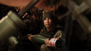 O «άγνωστος πόλεμος» στην Ουκρανία: Η Ρωσία στρατολογεί εφήβους, για να γίνουν ανθρώπινες «βόμβες» - Η προσέγγιση μέσω Telegram και οι αμοιβές των 1.000 δολαρίων