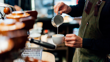 Εργασιακό νομοσχέδιο: Τι κερδίζουν οι εργαζόμενοι με τις αλλαγές στις υπερωρίες, τις προσλήψεις-εξπρές και τις άδειες