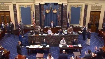 Με την ψήφο του Βανς πέρασε από τη Γερουσία  το «μεγάλο, όμορφο» φορολογικό νομοσχέδιο του Τραμπ