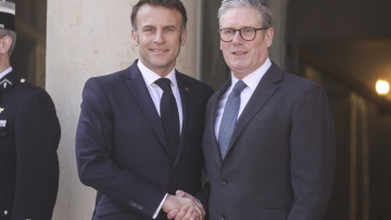 Συνομιλίες για το μεταναστευτικό και την Ουκρανία μεταξύ Στάρμερ και Μακρόν εντός της ημέρας 