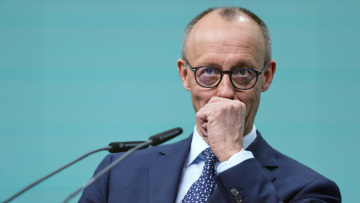 Ο Μερτς τηλεφώνησε στον Τραμπ για την προμήθεια όπλων στην Ουκρανία - Στο επίκεντρο τα συστήματα Patriot