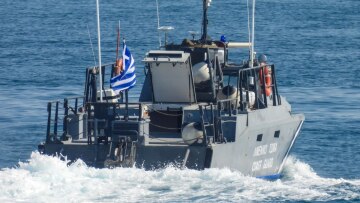 Επιχείρηση διάσωσης 73 αλλοδαπών νότια των Καλών Λιμένων