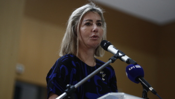 Ζέττα Μακρή: Μου έβαλε το «μαχαίρι στο λαιμό» για τα χρήματα που έπρεπε να δώσω