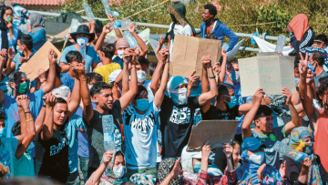 Μεταναστευτικό: Άσυλο τέλος για μουσουλμάνους από τη Συρία - Δρομολογούνται οι πρώτες επιστροφές