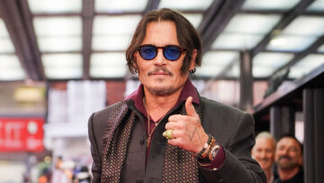 Ο Τζόνι Ντεπ περπάτησε στο κόκκινο χαλί στην πρεμιέρα του «Modi» - Δείτε φωτογραφίες