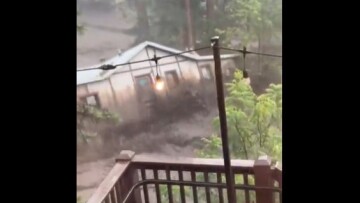 Νέο Μεξικό: Τουλάχιστον 3 νεκροί από πλημμύρες σε θέρετρο - Δεκάδες άνθρωποι εγκλωβίστηκαν σε σπίτια και αυτοκίνητα