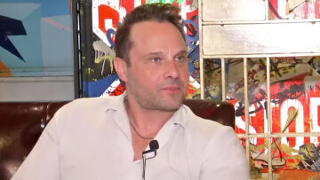 Μέμος Μπεγνής: Η Ελλάδα είναι η χώρα των βυσμάτων
