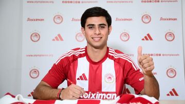 Ο Ολυμπιακός ανακοίνωσε και επίσημα τον Σιπιόνι - «Λορέντσο, καλώς όρισες»