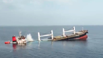 Σώος περισυνελέγη ο Έλληνας ένοπλος φρουρός του Eternity C - Ήταν πάνω από 24 ώρες στη θάλασσα