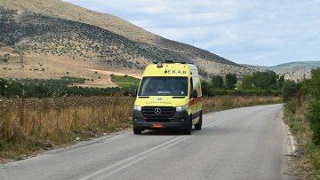 Ανείπωτη τραγωδία στο Αγρίνιο: Πατέρας έκανε όπισθεν για να παρκάρει και σκότωσε τη 2χρονη κόρη του