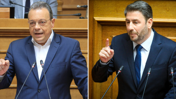 Πόλεμος ΠΑΣΟΚ - ΣΥΡΙΖΑ για το μεταναστευτικό: Το «παρών» για την τροπολογία Πλεύρη, τα καρφιά για την ακροδεξιά και τα πυρά Καστανίδη