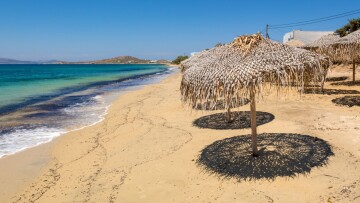 6 παραλίες ιδανικές για οικογένειες σε 6 διαχρονικούς προορισμούς