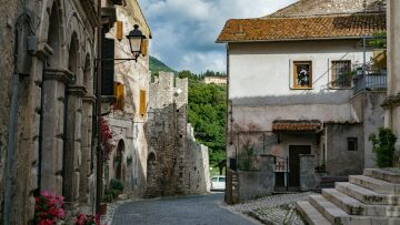 Sermoneta: Ένα πανέμορφο μεσαιωνικό χωριό της ιταλικής εξοχής
