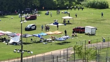 Μαζικοί πυροβολισμοί σε reunion συμμαθητών στο Τενεσί: Τέσσερις τραυματίες, αναζητείται ο δράστης
