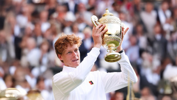 Ο Σίνερ εκθρόνισε τον Αλκαράθ στο Wimbledon και έγραψε ιστορία επικρατώντας με 3-1 στον τελικό  - Δείτε βίντεο