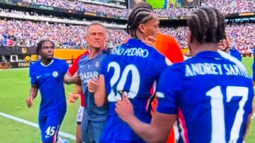 Παγκόσμιο Κύπελλο Συλλόγων: Ο Λουίς Ενρίκε απώθησε βίαια τον Ζοάο Πέδρο της Τσέλσι - Δείτε βίντεο