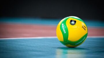 Αρνείται τα πάντα ο προπονητής βόλεϊ που κατηγορείται για ασέλγεια σε 16χρονη στο Λαύριο - Ζήτησε και έλαβε προθεσμία  