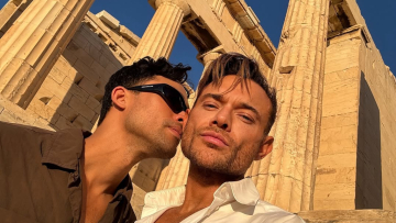 Ο Δημήτρης Γιαννέτος γιόρτασε τον αρραβώνα με τον σύντροφό του στην Ελλάδα - Δείτε φωτογραφίες
