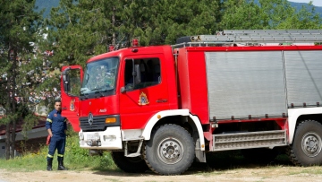 Κλειστή η δεξιά λωρίδα της Αθηνών-Λαμίας στο ύψος της Μαλακάσας προς Αθήνα από φωτιά σε ΙΧ