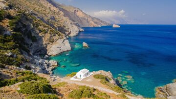 Οι ωραιότερες παραλίες της Αμοργού
