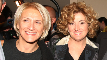 Η Υρώ Μανέ δεν μπορεί να ξεπεράσει την απώλεια της Καίτης Κωνσταντίνου: «Είναι πολύ δύσκολο, ήμασταν από τα νιάτα μας μαζί»