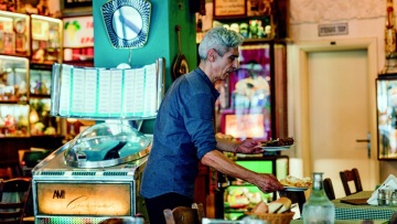 Ο δεκάλογος της ελληνικής ταβέρνας - Από τα τραπεζοκαθίσματα μέχρι το φαγητό