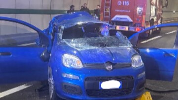 Ξεκληρίστηκε οικογένεια στην Ιταλία: Στους 4 οι νεκροί μετά τη σύγκρουση ΙΧ με φορτηγό μέσα σε σήραγγα