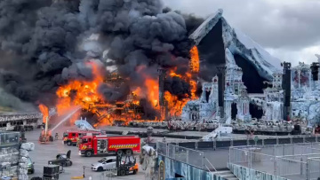 Βίντεο: Παρανάλωμα του πυρός η κεντρική σκηνή της Tomorrowland στο Βέλγιο