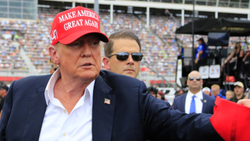 Ο Τραμπ ανακοίνωσε αλλαγή στη συνταγή της Coca Cola - «Αντικαθίσταται με ζάχαρη το σιρόπι καλαμποκιού»
