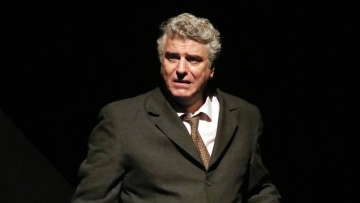 Βλαδίμηρος Κυριακίδης: Έμαθα να μη μεταφέρω στη ζωή μου τα λάθη που διδάσκομαι από το θέατρο