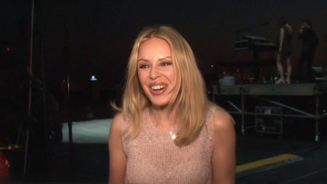 Κάιλι Μινόγκ: «Σ’ αγαπώ Ελλάδα» δήλωσε η τραγουδίστρια λίγο πριν από τη συναυλία της στην Αθήνα