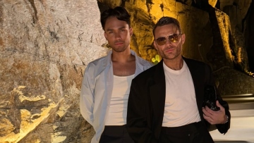 Δημήτρης Γιαννέτος: Στη Μύκονο με τον αρραβωνιαστικό του - Δείτε τις φωτογραφίες