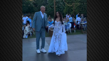 Τζώνη Καλημέρης - Ελπίδα Ιακωβίδου: Το μεγάλο γλέντι μετά τον γάμο τους στο Νυμφαίο - Δείτε βίντεο