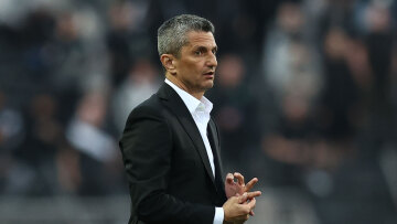 «Ο Λουτσέσκου αγοράζει σπίτι στη Θεσσαλονίκη» – Τι δείχνει η κίνησή του για τον ΠΑΟΚ