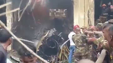 Μπανγκλαντές: Εκπαιδευτικό αεροσκάφος της Πολεμικής Αεροπορίας συνετρίβη σε σχολείο - Τουλάχιστον ένας νεκρός