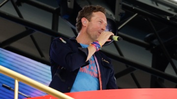 Κρις Μάρτιν: Η «προειδοποίηση» του frontman των Coldplay προς το κοινό μετά το ζευγάρι που πιάστηκε επ’ αυτοφώρω (βίντεο)
